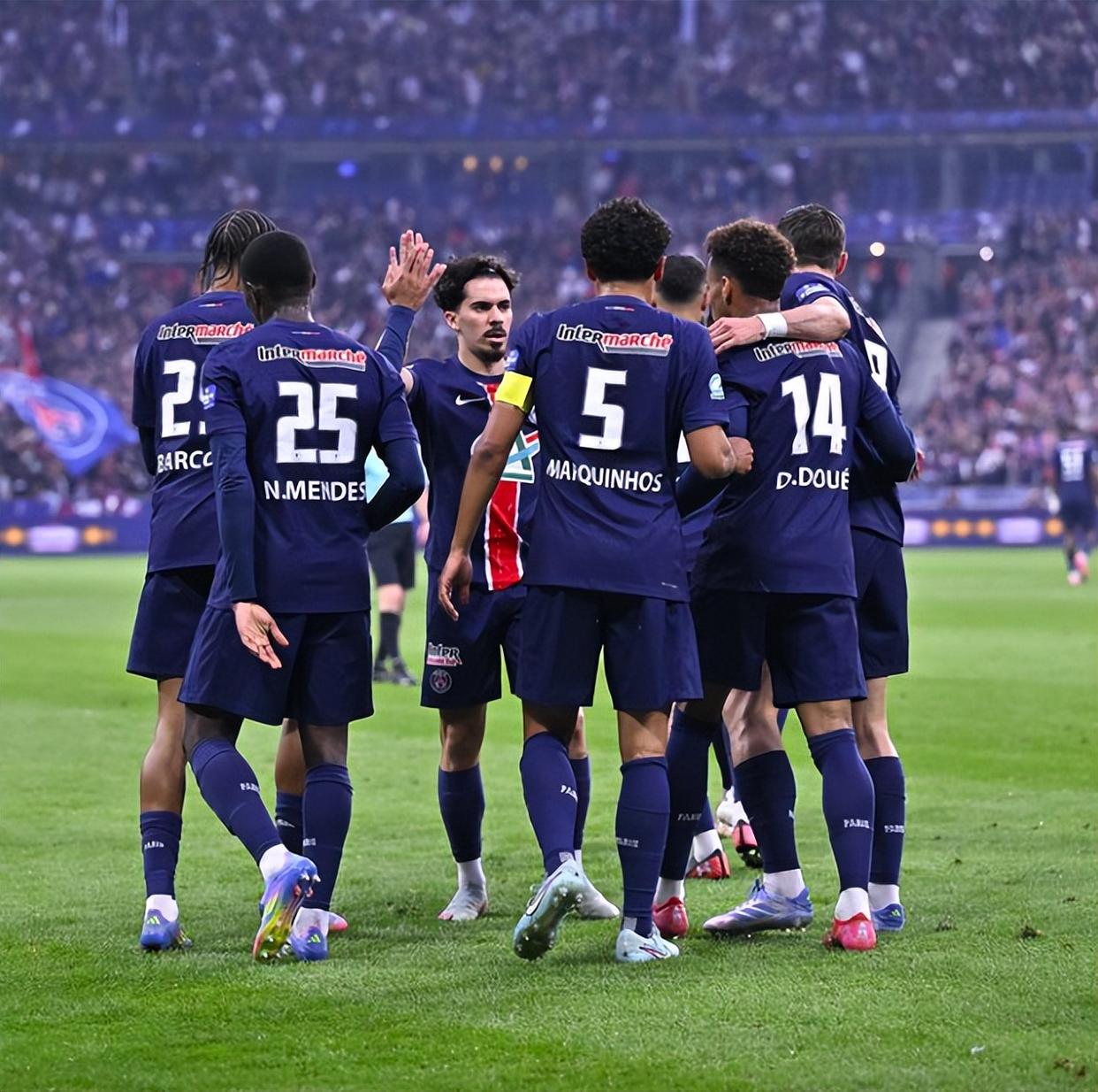 杏彩体育app下载地址-塔什干火车头备战下一场：准备对阵巴黎圣日耳曼的简单介绍