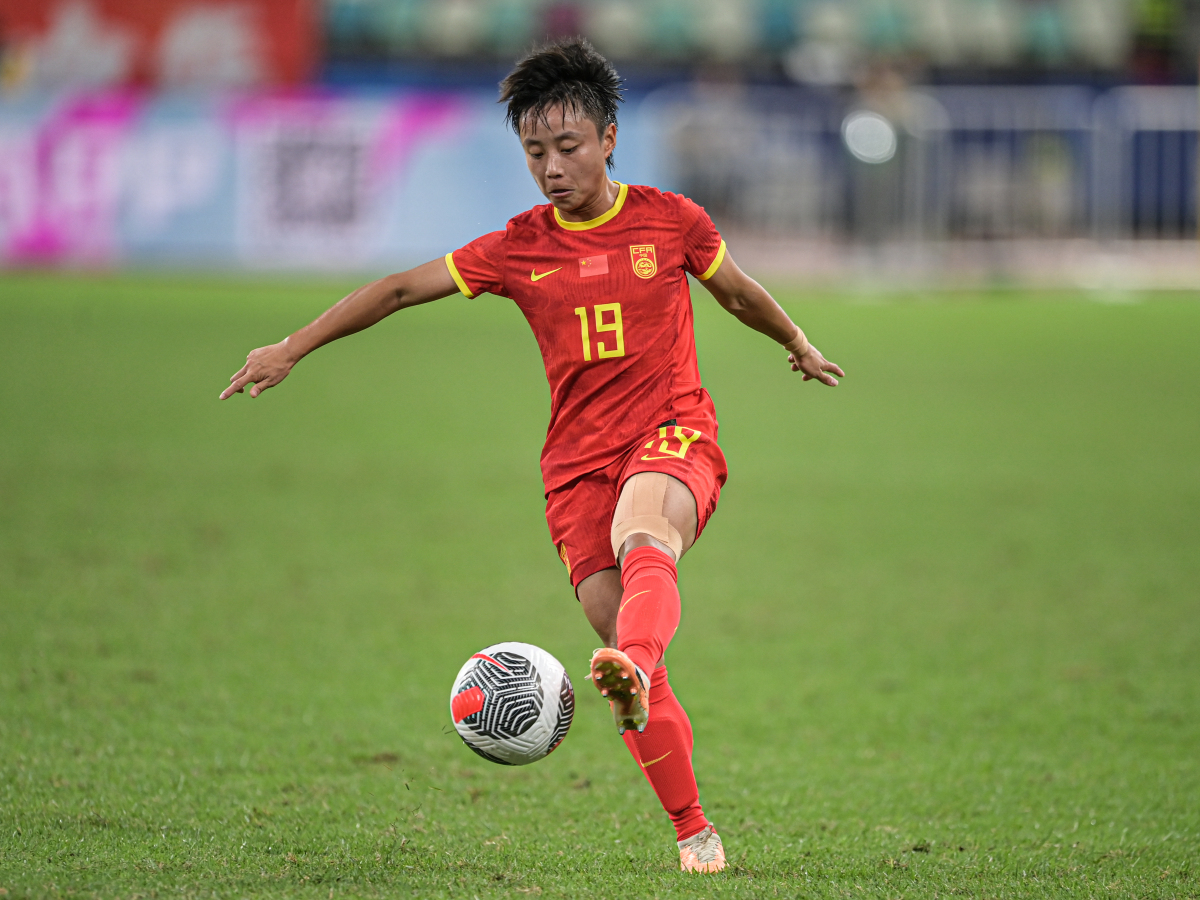 中国女足赛场上表现出色,成功进入决赛 中国女足赛场上表现出色,成功进入决赛