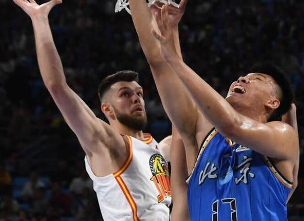 杏彩体育官网-大连方面紧急加强,成功止住对手攻势,赢得比赛胜利