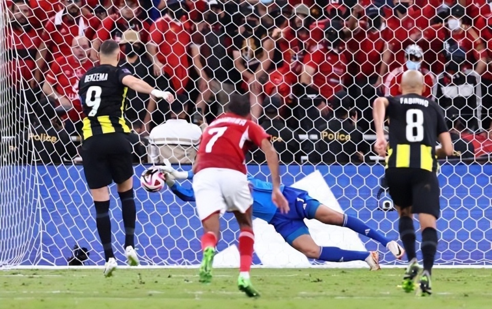 包含曼联客场逼平热刺,锁定联赛前四席位的词条 包含曼联客场逼平热刺,锁定联赛前四席位的词条