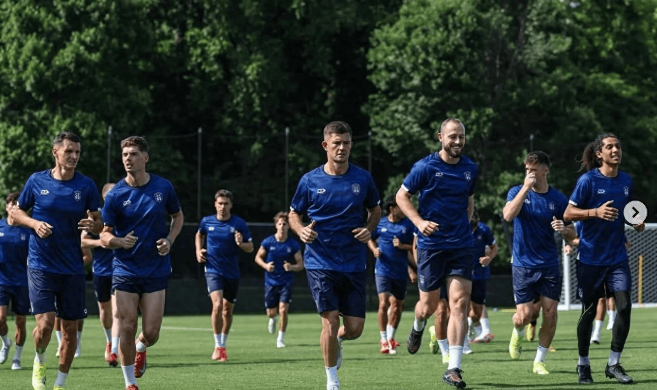 关于足球比赛场上球员个人表现备受关注,领跑球队的信息 关于足球比赛场上球员个人表现备受关注,领跑球队的信息