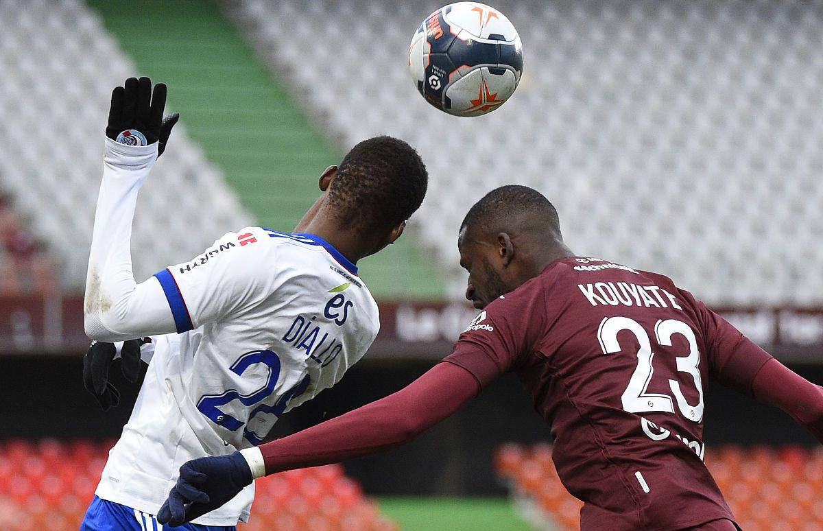 杏彩体育直播-斯特拉斯堡主场击败梅斯,保持升班马气势