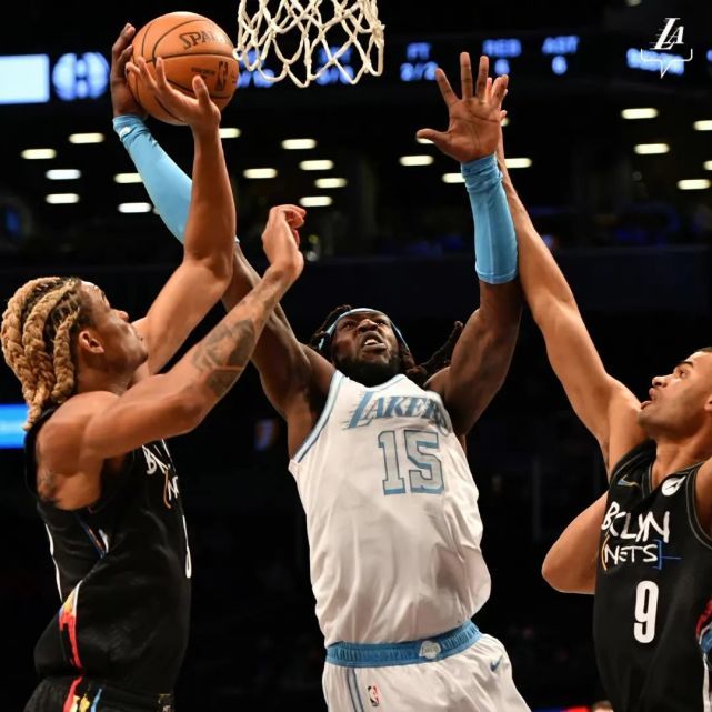 黄蜂客场战胜篮网，罗斯砍下23分