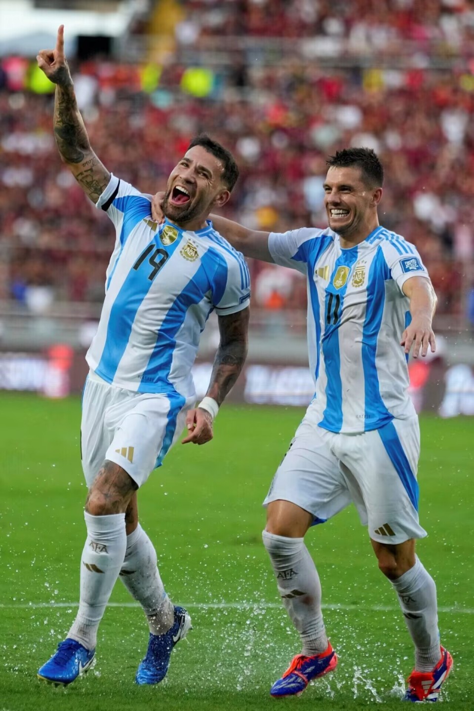 阿根廷队梅开二度,轻松击败厄瓜多尔 阿根廷队梅开二度,轻松击败厄瓜多尔