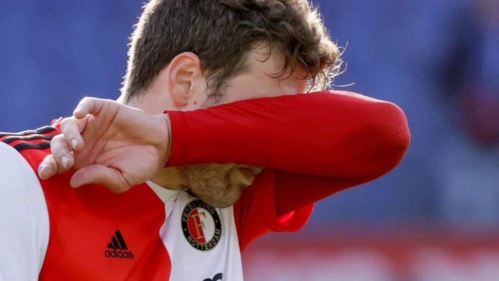 包含费耶诺德再度夺冠，客场逞英勇的词条